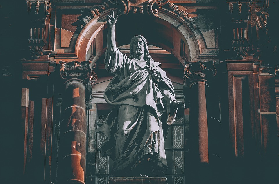 Tôi, người Kito hữu hay tín đồ Công giáo? Chất vấn Jesus trong mơ sculpture-3408348_960_720